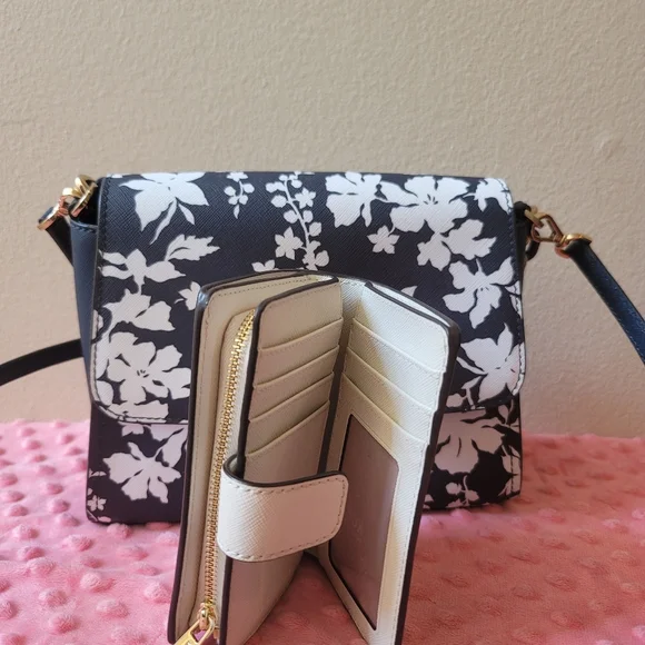 Michael Kors crossbody bag and wallet - Picture 9 of 13